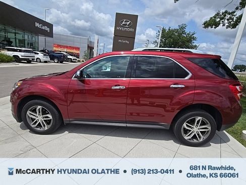 Used 2017 Chevrolet Equinox Premier w/ Enhanced Convenience Package AWD/4WD image 18