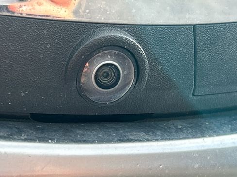 Used 2020 Ford F150 Platinum w/ Equipment Group 701A Luxury image 3