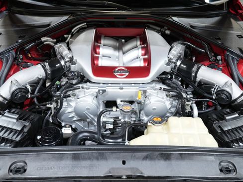 Used 2013 Nissan GT-R Premium image 44