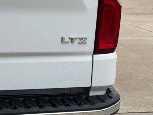 Used 2020 Chevrolet Silverado 1500 LTZ image 9