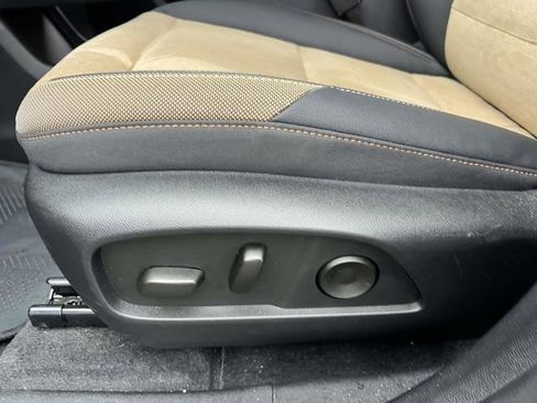 Certified 2025 Chevrolet Equinox ACTIV w/ Safety and Technology Package image 17