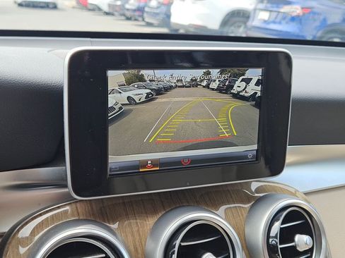 Used 2018 Mercedes-Benz GLC 300 4MATIC image 15