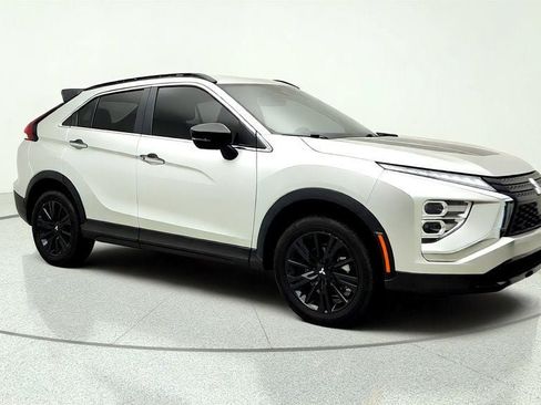 Used 2025 Mitsubishi Eclipse Cross AWD image 3