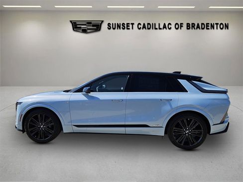 New 2026 Cadillac Lyriq V AWD/4WD image 4