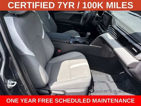 Used 2025 Toyota Camry SE FWD image 9