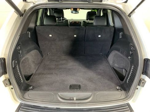 Used 2020 Jeep Grand Cherokee Altitude AWD/4WD image 23