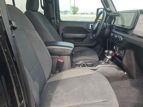 Used 2024 Jeep Wrangler Unlimited Sport AWD/4WD image 4