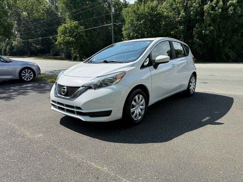 Used 2017 Nissan Versa Note SV FWD image 1