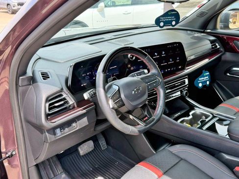 Certified 2025 Chevrolet Traverse RS w/ LPO, Floor Liner Package FWD image 15