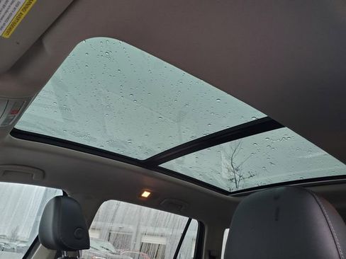 Used 2019 Volkswagen Atlas SE w/ Panoramic Sunroof Package image 16