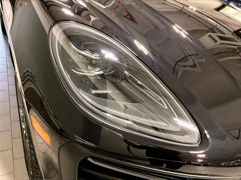 Used 2025 Porsche Macan image 30