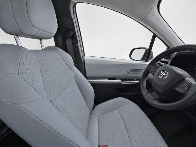 Used 2025 Toyota Sienna LE FWD image 10