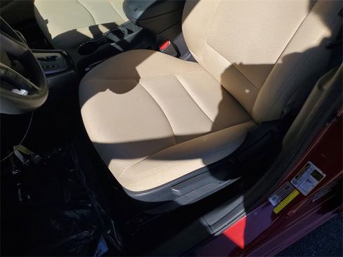 Used 2013 Hyundai Elantra GLS w/ Preferred Pkg image 12