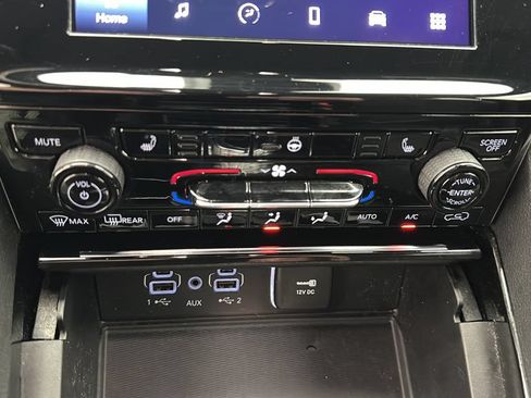 Used 2023 Jeep Grand Cherokee L Laredo AWD/4WD image 19