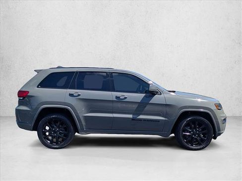 Used 2021 Jeep Grand Cherokee Laredo X RWD image 4