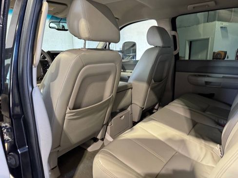 Used 2007 GMC Sierra 2500 SLE w/ Z71 Off-Road Package AWD/4WD image 35