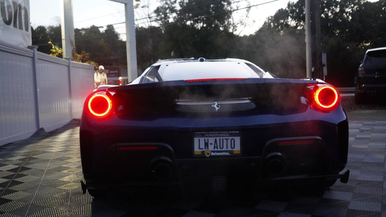 Used 2018 Ferrari 488 GTB RWD image 34