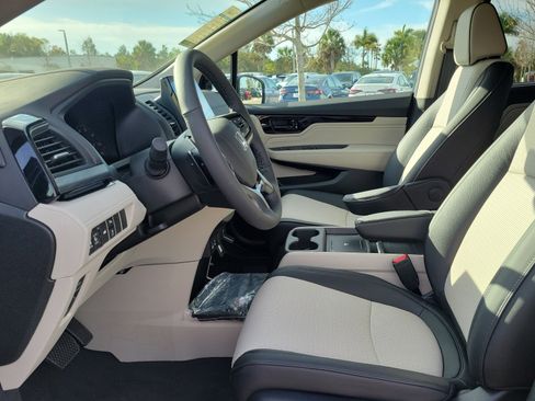 New 2026 Honda Odyssey Elite image 18