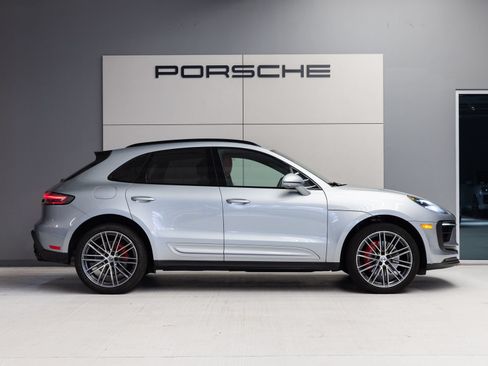Certified 2024 Porsche Macan S AWD/4WD image 8