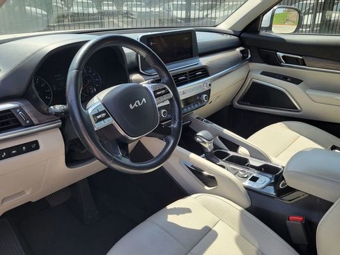 Certified 2022 Kia Telluride EX w/ EX Premium Package AWD/4WD image 9