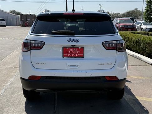 Used 2024 Jeep Compass Limited image 4