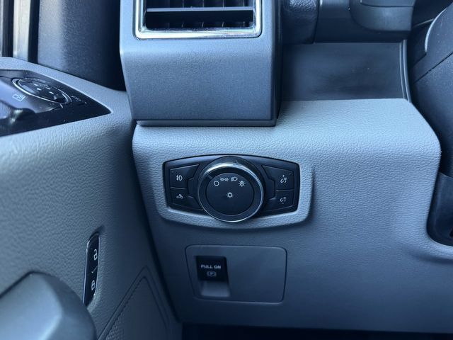 Used 2015 Ford F150 XLT AWD/4WD image 29