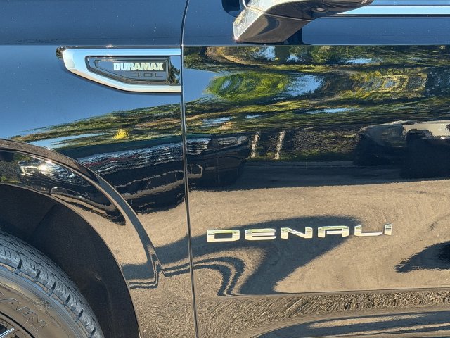 Certified 2024 GMC Yukon XL Denali AWD/4WD image 8