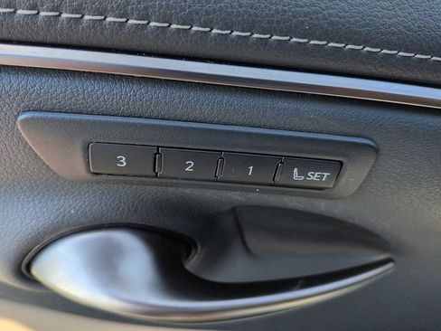 Used 2019 Lexus ES 350 w/ Premium Package FWD image 16