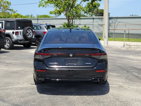 Used 2023 Honda Accord Sport image 4