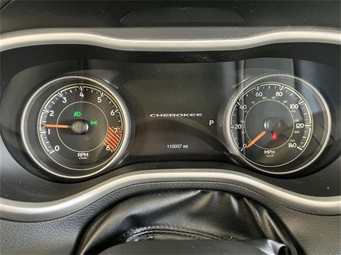 Used 2015 Jeep Cherokee Limited image 13