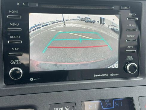 Used 2018 Toyota Sienna XLE Premium image 26