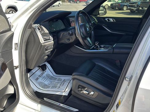 Used 2019 BMW X5 xDrive50i w/ M Sport Package image 16