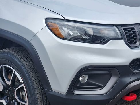 Used 2024 Jeep Compass Trailhawk image 27