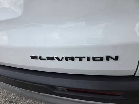 Used 2025 GMC Acadia Elevation FWD image 12