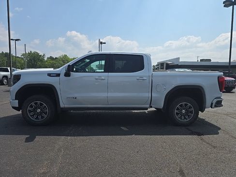 Used 2024 GMC Sierra 1500 AT4 w/ Technology Package AWD/4WD image 1