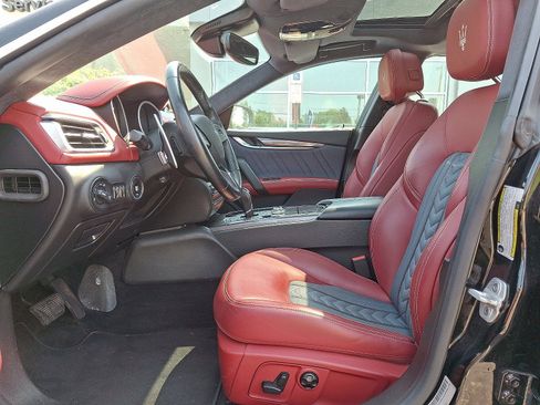 Used 2018 Maserati Ghibli S GranLusso image 12