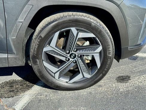 Used 2024 Hyundai Tucson Limited image 32