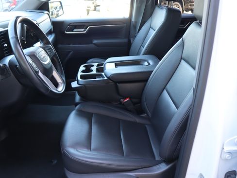 Used 2025 GMC Sierra 1500 SLT AWD/4WD image 18