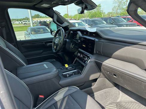 Used 2025 GMC Sierra 2500 AT4X w/ AT4X AEV Edition image 14