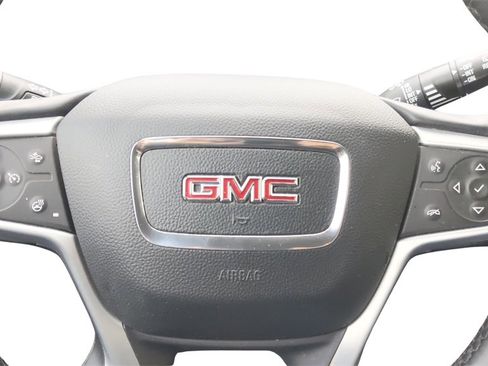 Used 2024 GMC Terrain SLT image 19