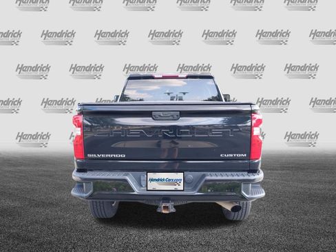 Used 2022 Chevrolet Silverado 2500 Custom w/ Custom Value Package AWD/4WD image 8