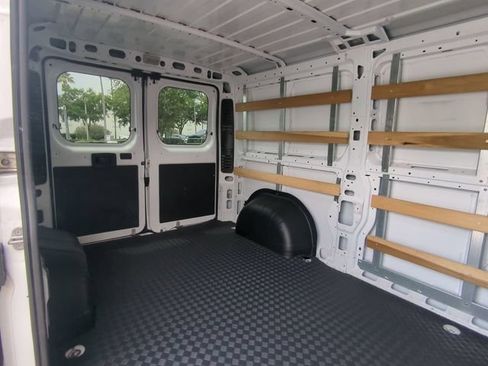 Used 2025 RAM ProMaster 2500 w/ U-Haul Equipment Group FWD image 15
