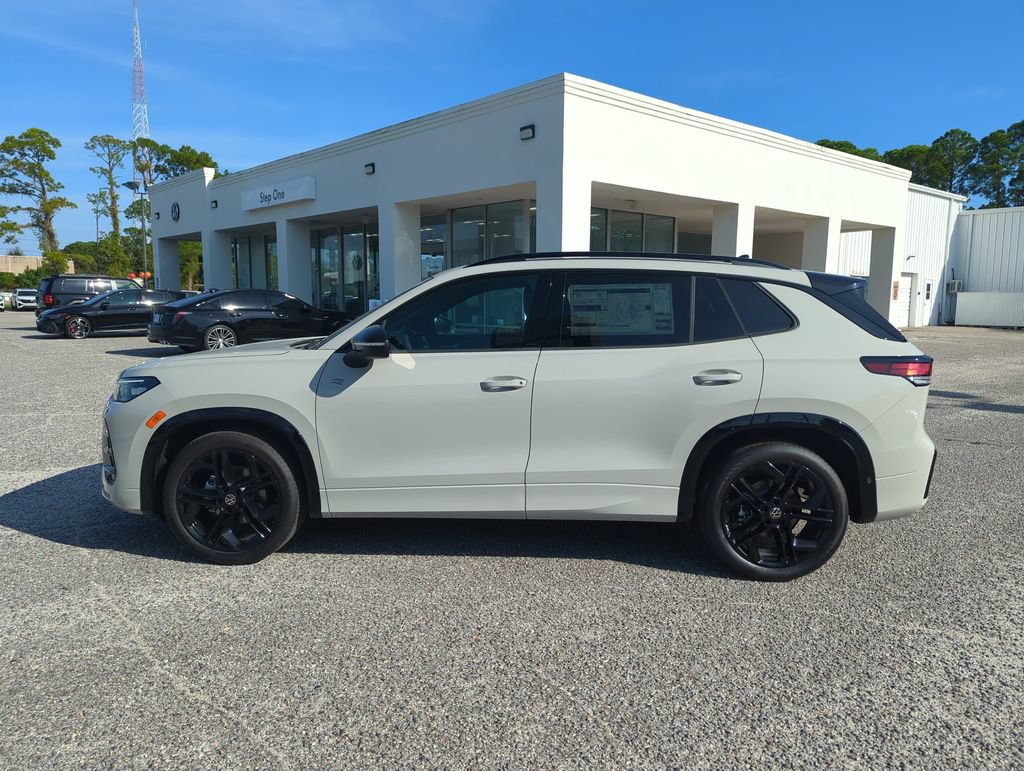 New 2026 Volkswagen Tiguan SE R-Line FWD image 4
