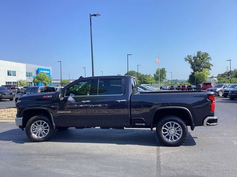 Used 2024 Chevrolet Silverado 2500 LTZ w/ LTZ Plus Package image 8