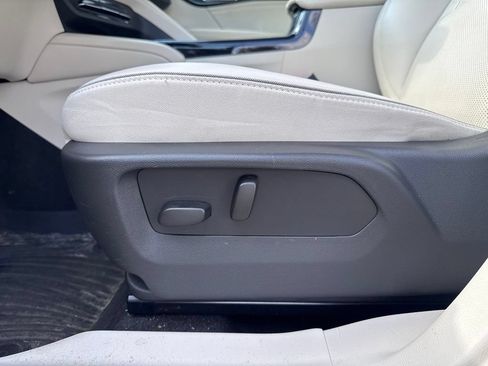 Used 2023 Buick Envision Essence AWD/4WD image 13