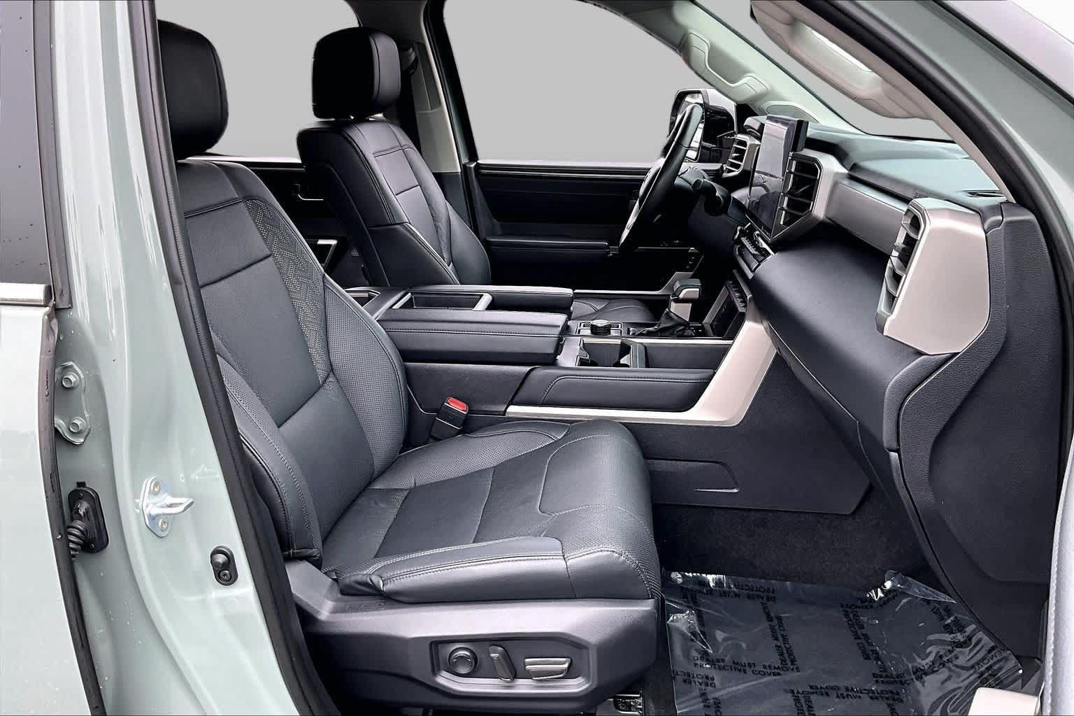Used 2024 Toyota Tundra Limited AWD/4WD image 9