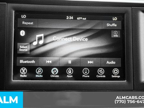 Used 2019 Chrysler Pacifica Touring-L image 42