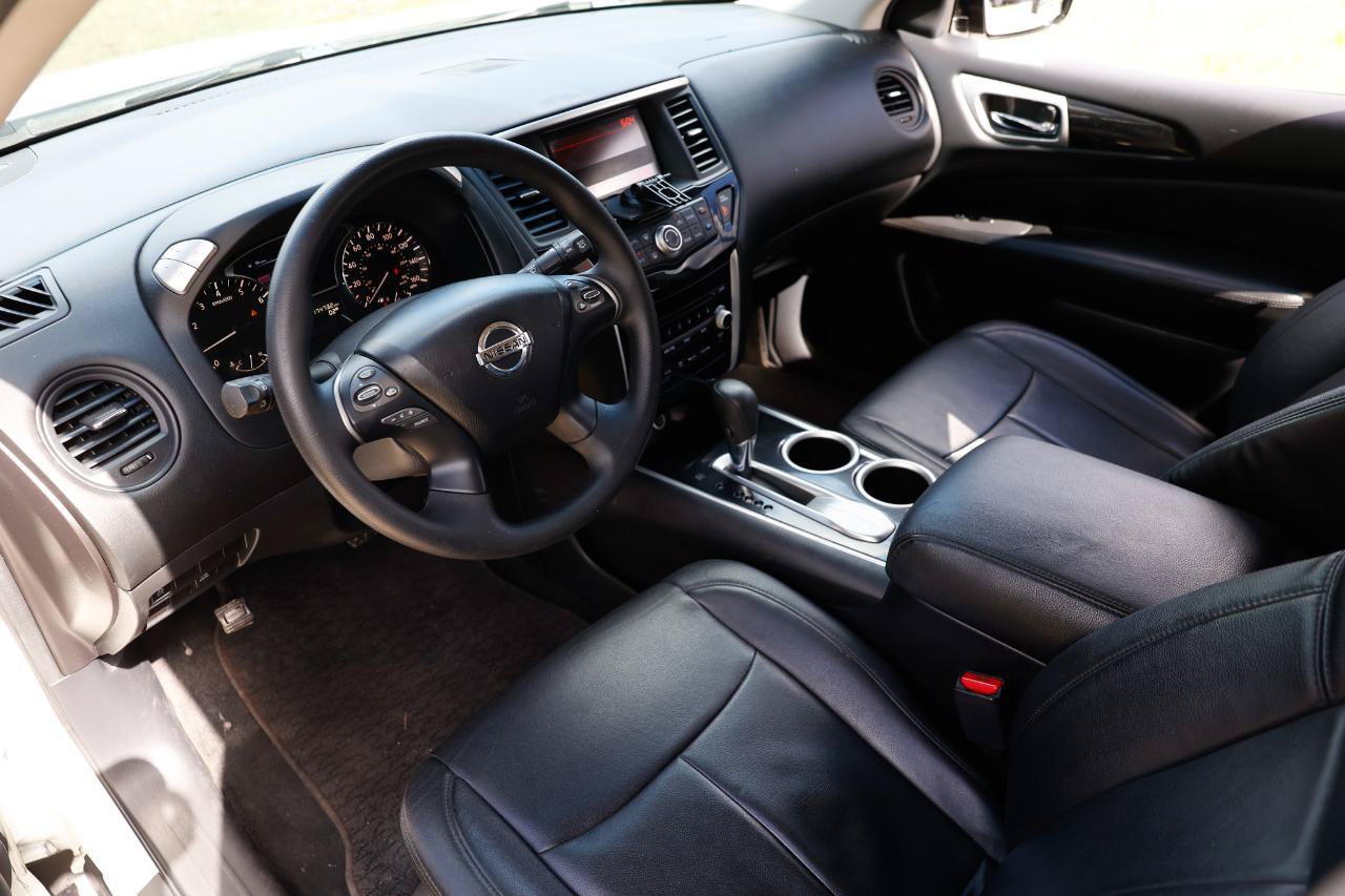 Used 2014 Nissan Pathfinder S FWD image 3