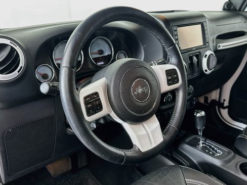 Used 2014 Jeep Wrangler Sahara AWD/4WD image 16