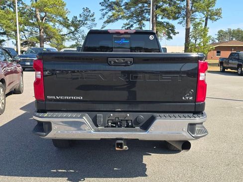 Used 2021 Chevrolet Silverado 3500 LTZ w/ LTZ Premium Package image 4